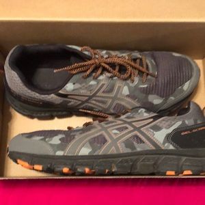 ASICS cameo size 13 men’s never worn they’re called gel scram 4